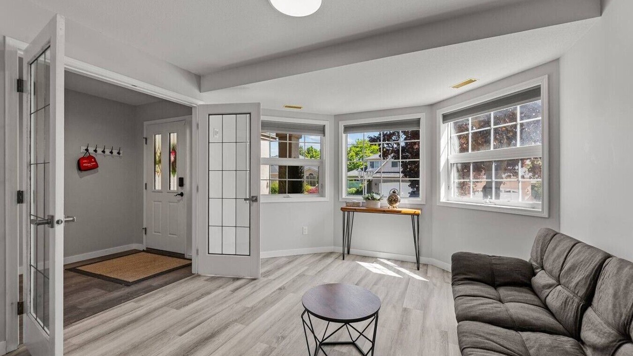 Photo of Livingroom in North Glenmore