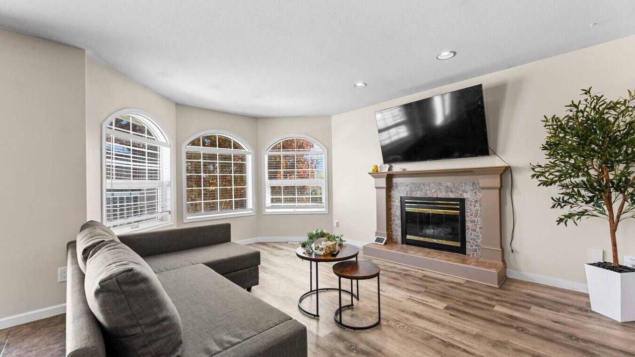 Photo of Livingroom in North Glenmore