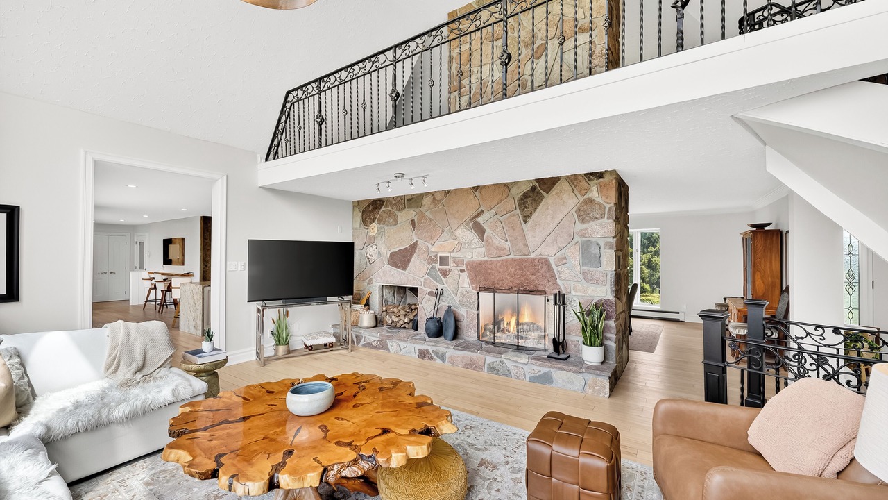 Photo of Livingroom in Quinte West