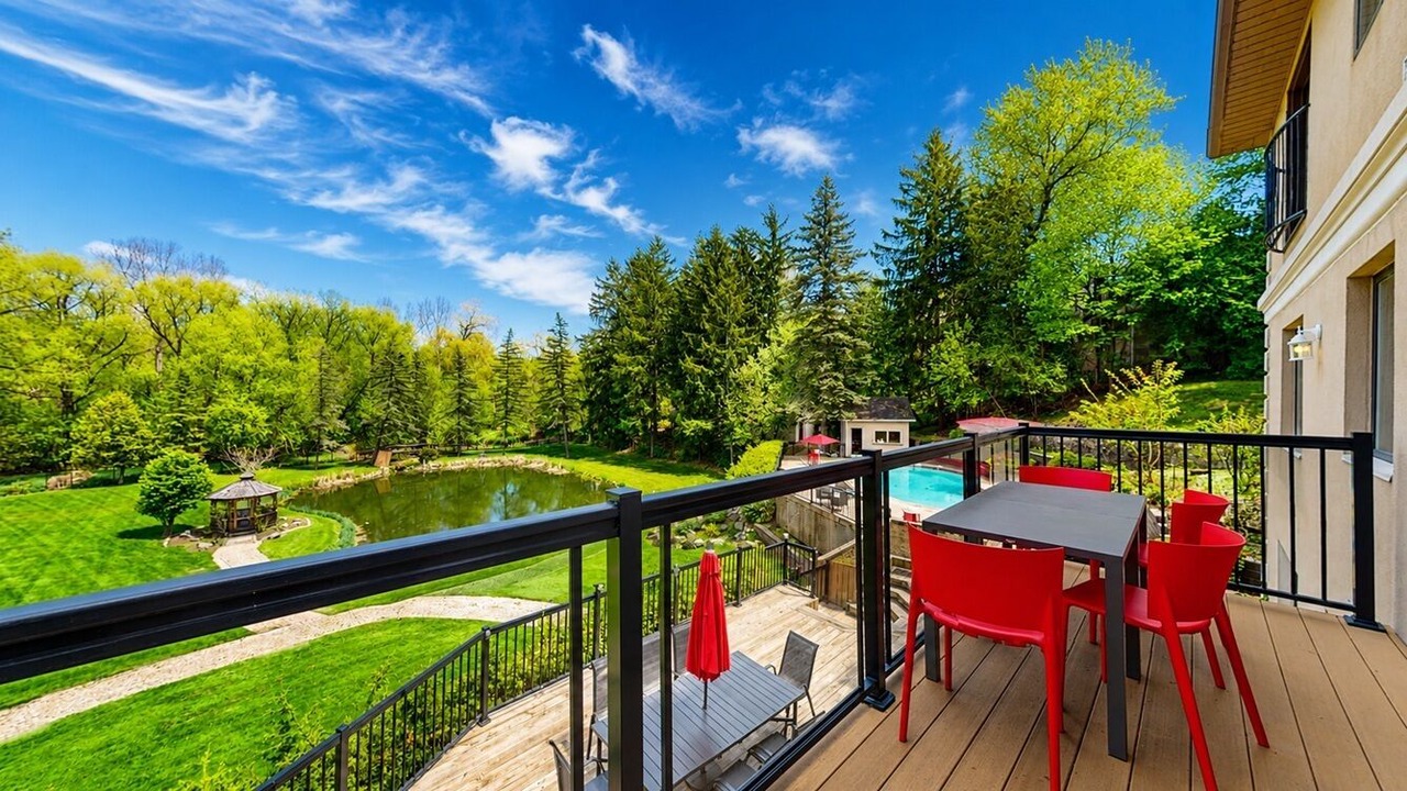 Photo of Outdoor in Thornhill