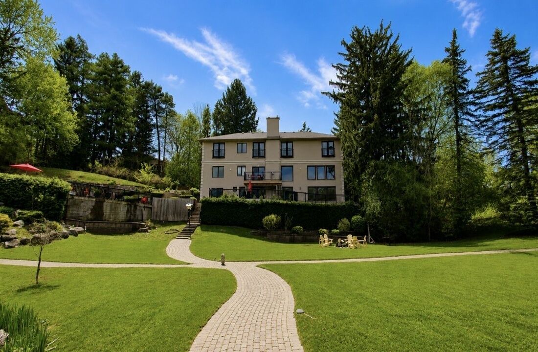 Photo of Outdoor in Thornhill