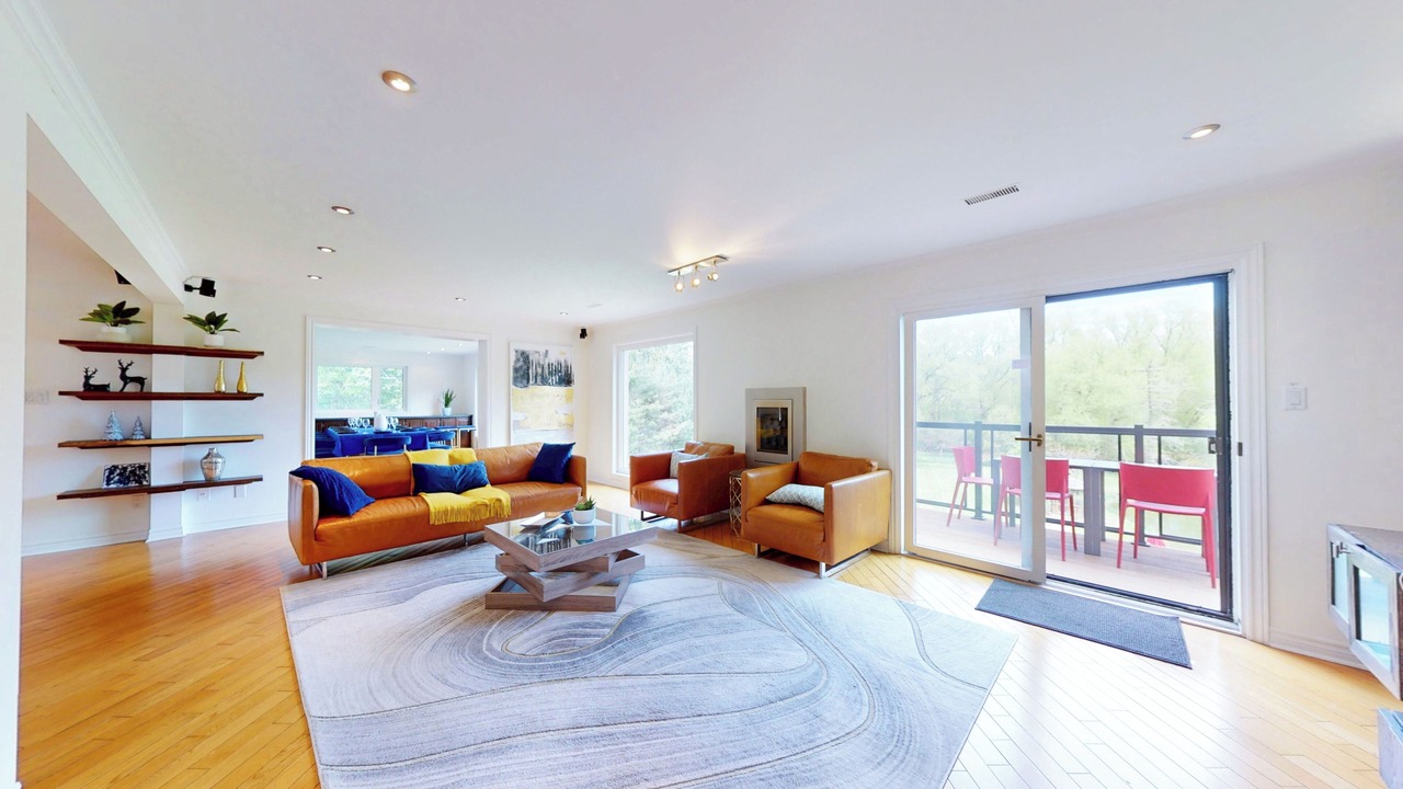 Photo of Livingroom in Thornhill