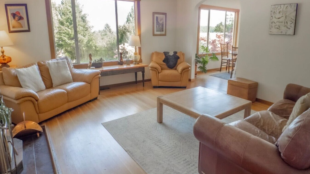Photo of Livingroom in Ucluelet