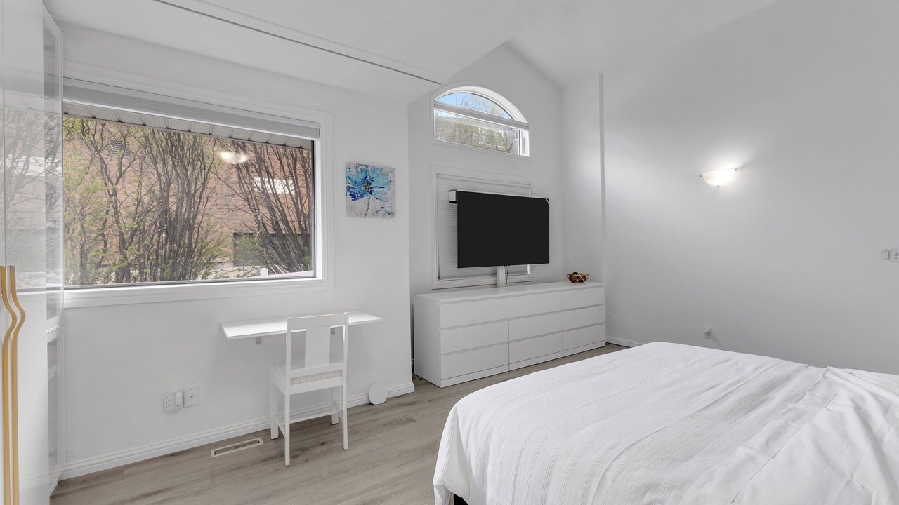 Photo of Bedroom in Crescent Heights