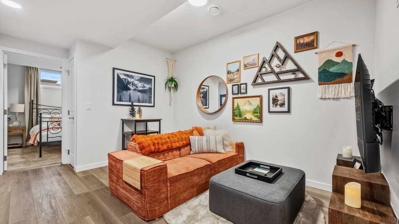 Photo of Livingroom in Southeast Calgary