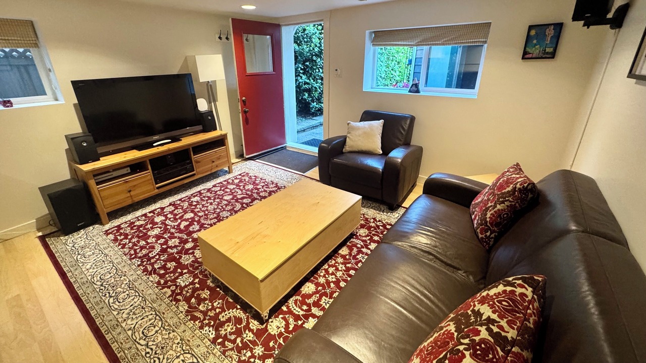Photo of Livingroom in Riley Park