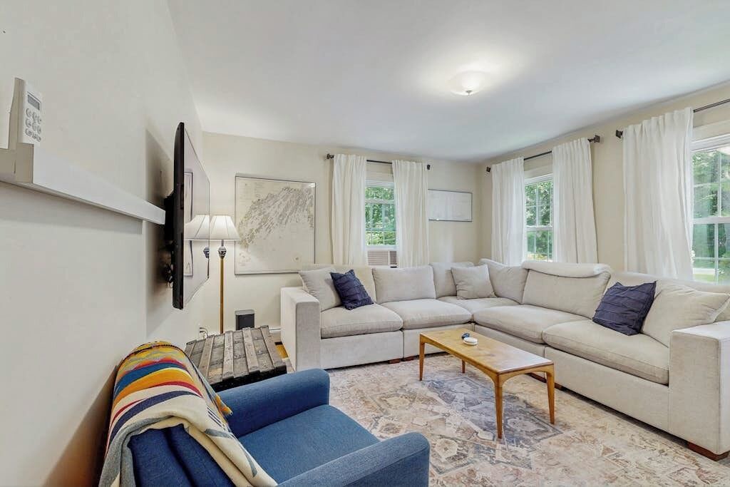 Photo of Livingroom in Cumberland Foreside