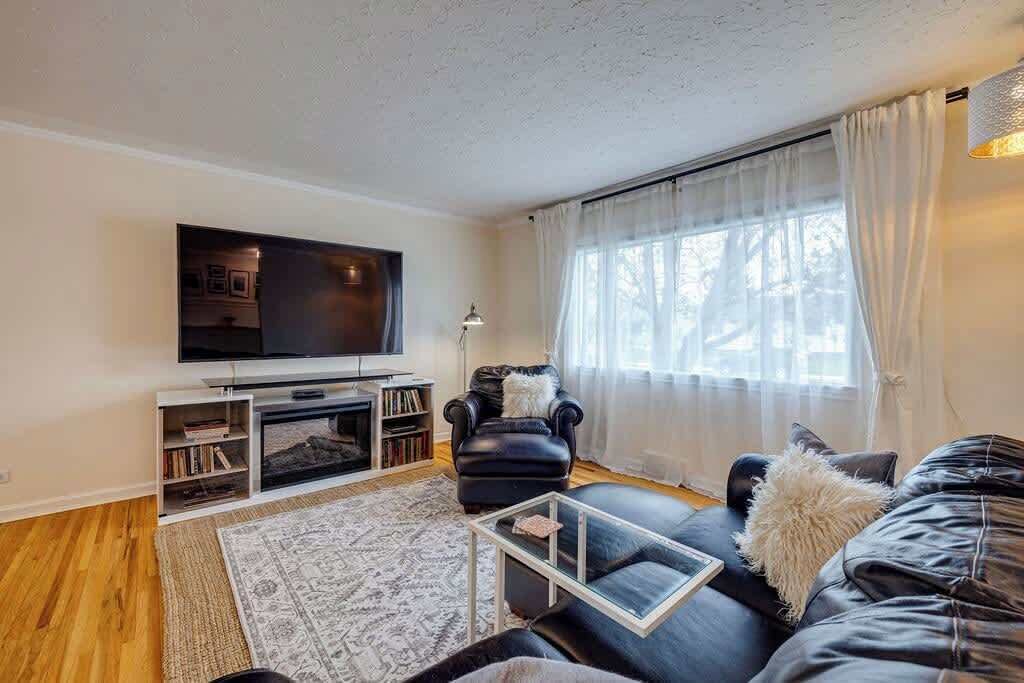 Photo of Livingroom in Northwest Calgary