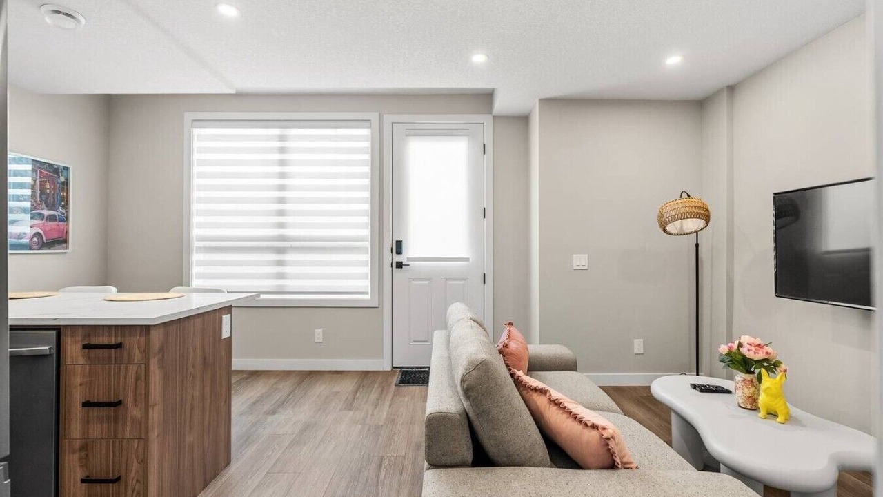 Photo of Livingroom in Banff Trail