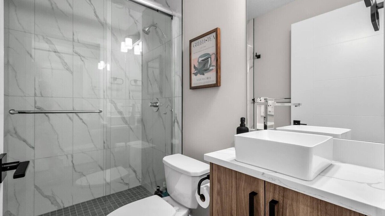 Photo of Bathroom in Banff Trail