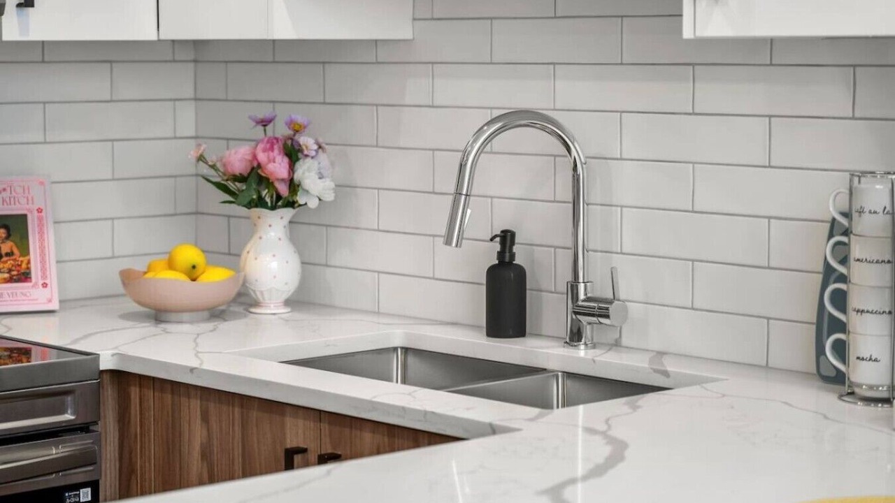 Photo of Kitchen in Banff Trail
