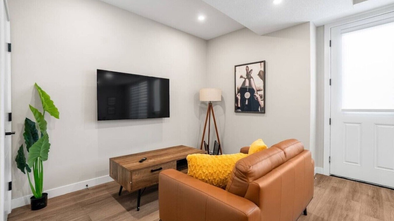 Photo of Livingroom in Banff Trail