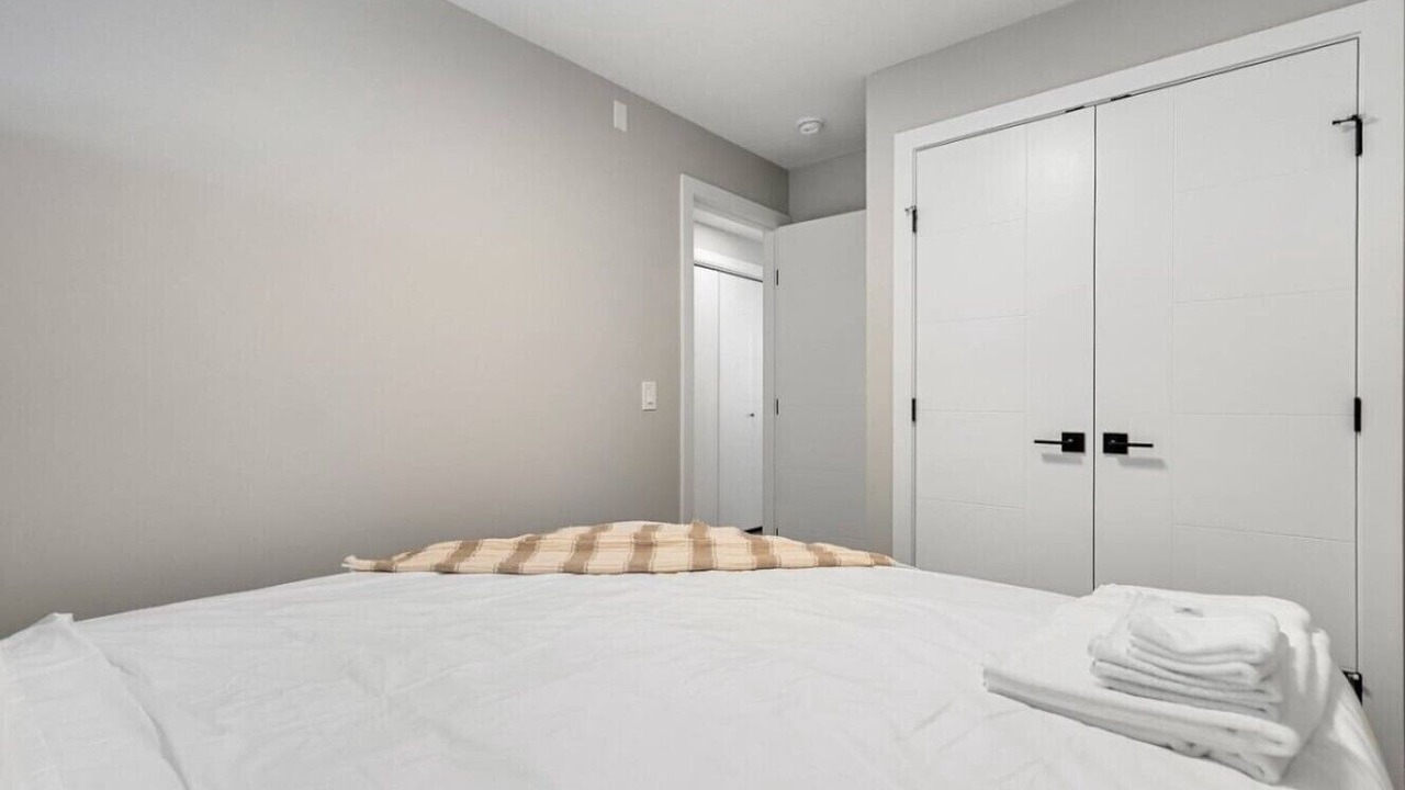 Photo of Bedroom in Banff Trail