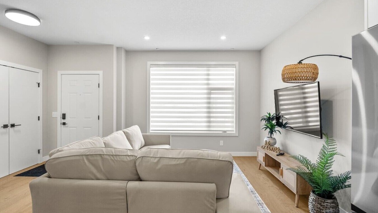 Photo of Livingroom in Banff Trail