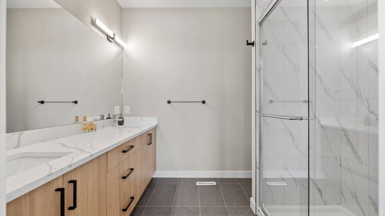 Photo of Bathroom in Banff Trail