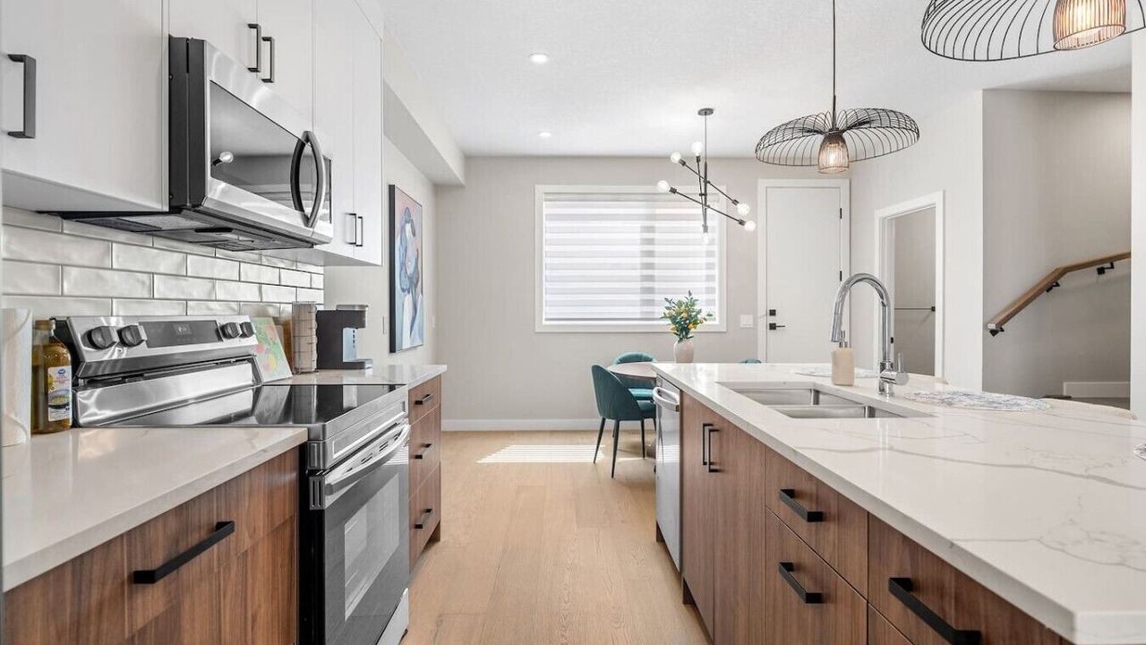 Photo of Kitchen in Banff Trail