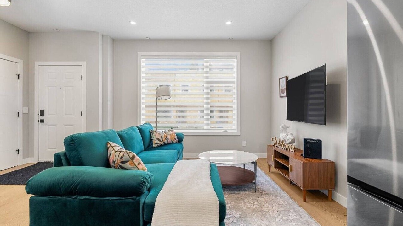 Photo of Livingroom in Banff Trail