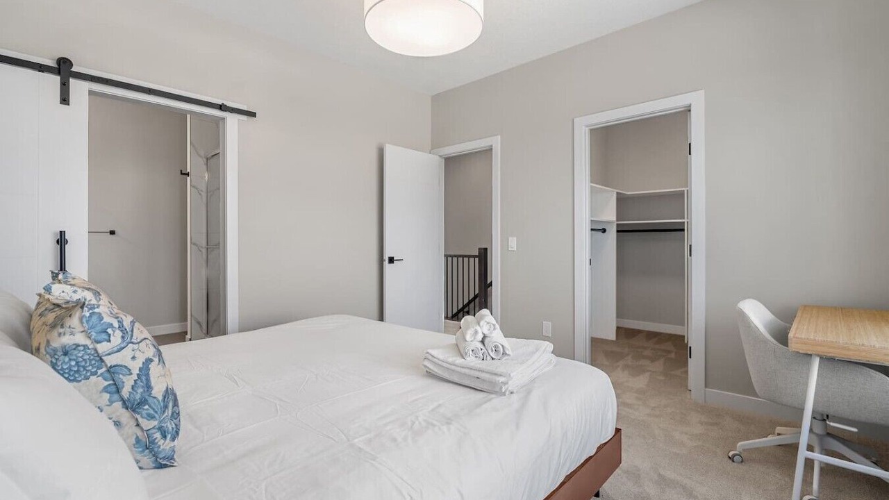 Photo of Bedroom in Banff Trail