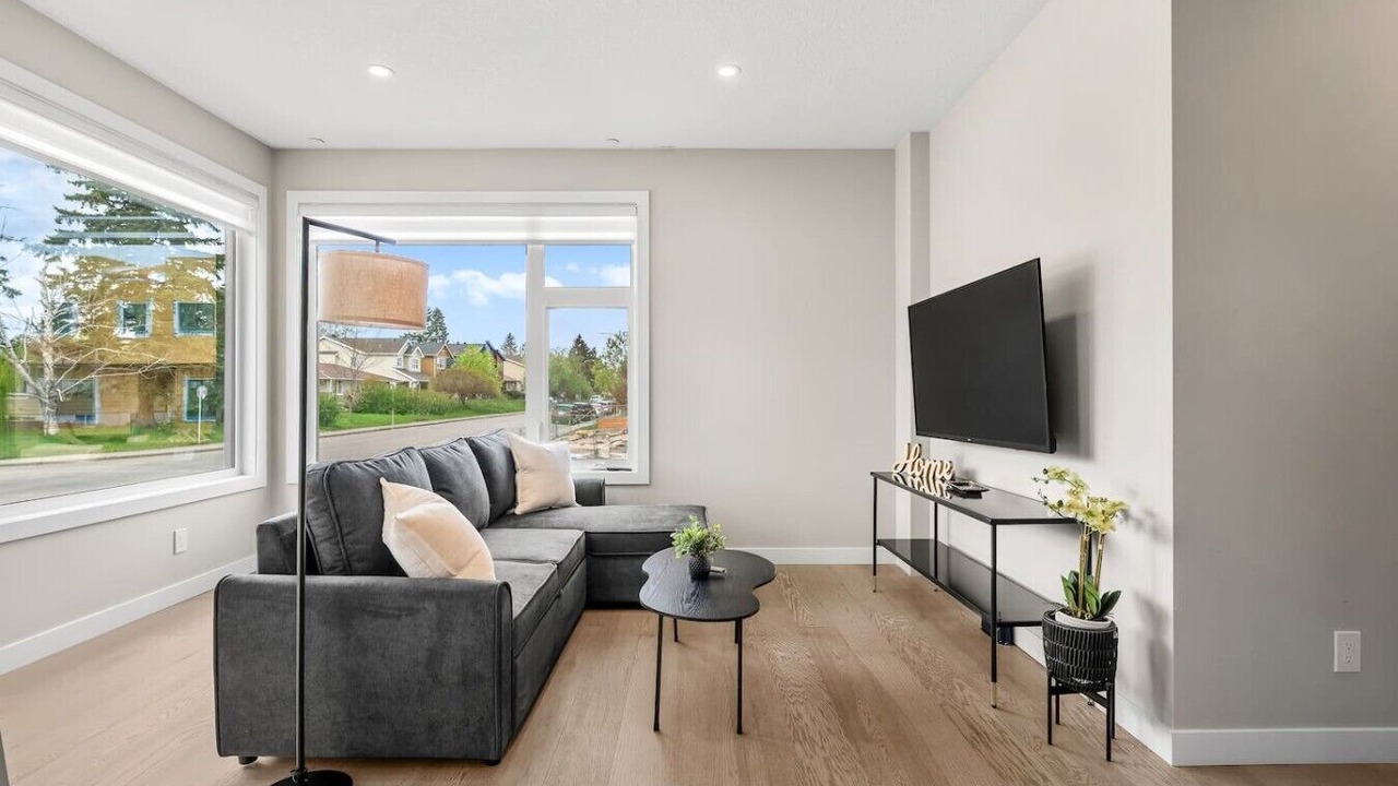 Photo of Livingroom in Banff Trail