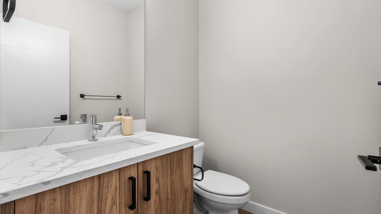 Photo of Bathroom in Banff Trail