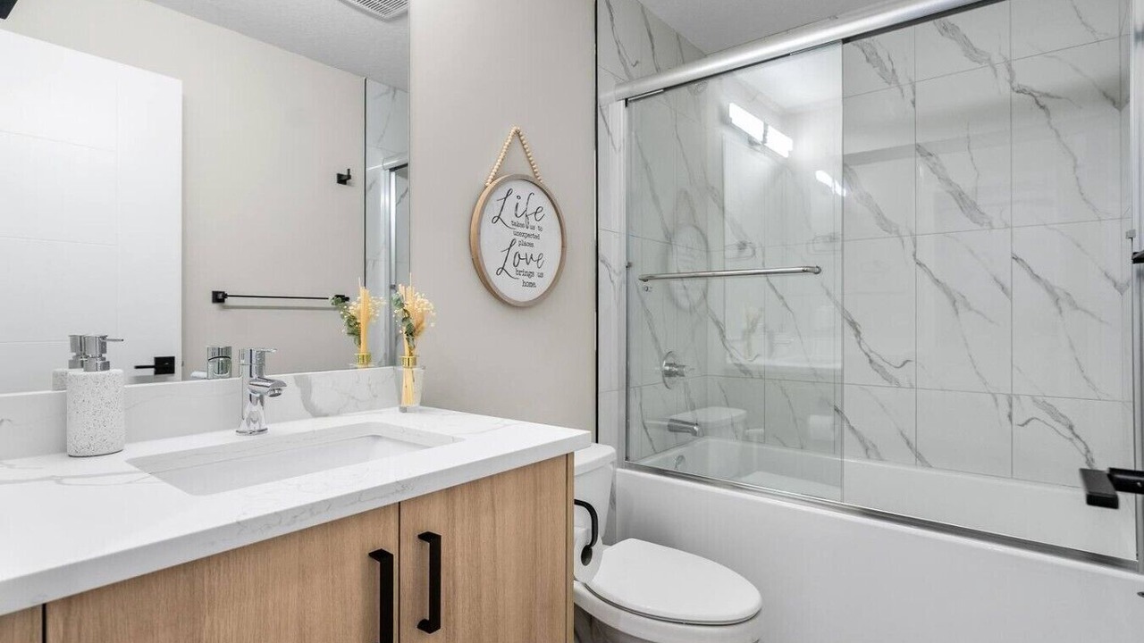 Photo of Bathroom in Banff Trail