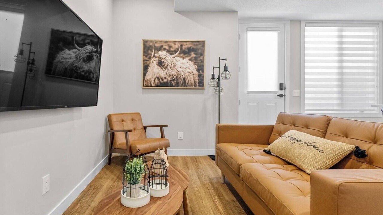 Photo of Livingroom in Banff Trail