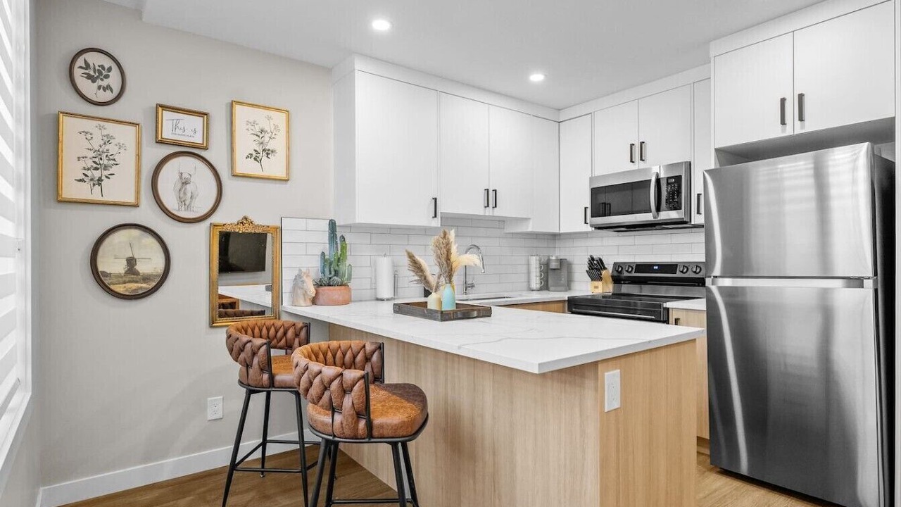Photo of Kitchen in Banff Trail