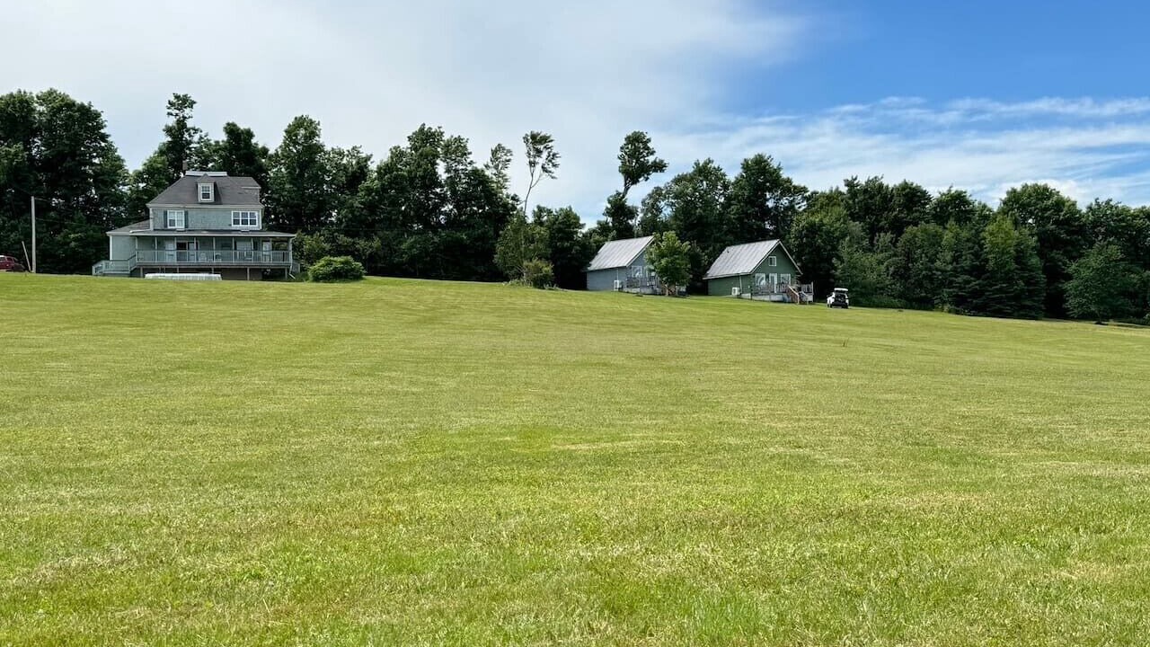 Photo of Outdoor in Commercial Cross
