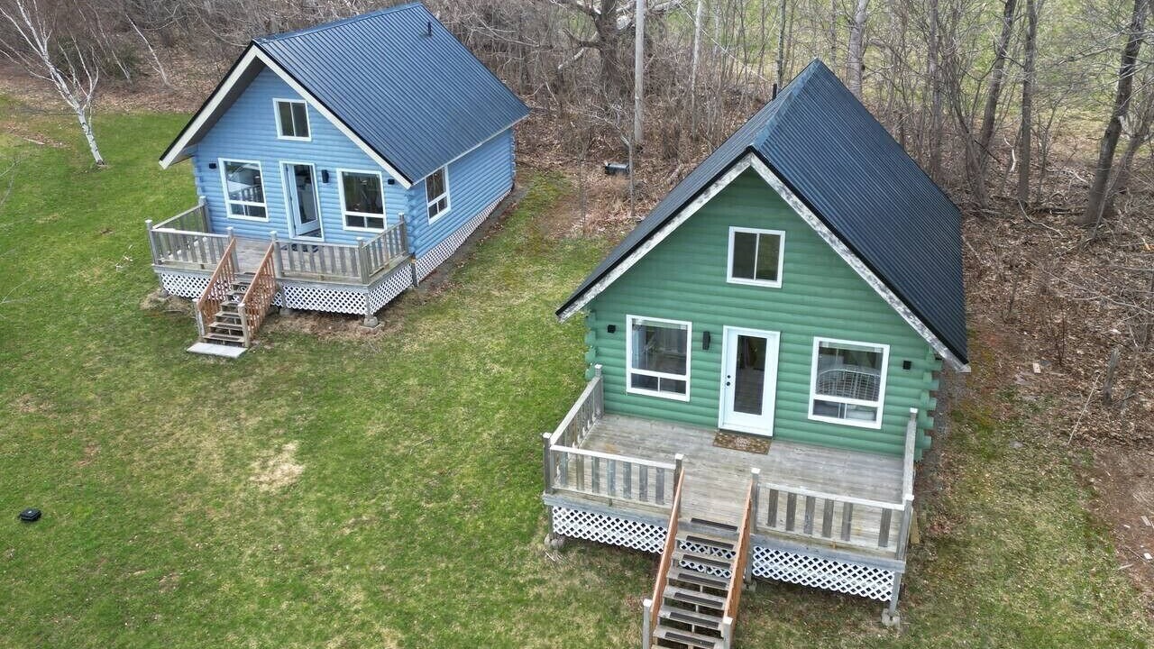 Photo of Outdoor in Commercial Cross