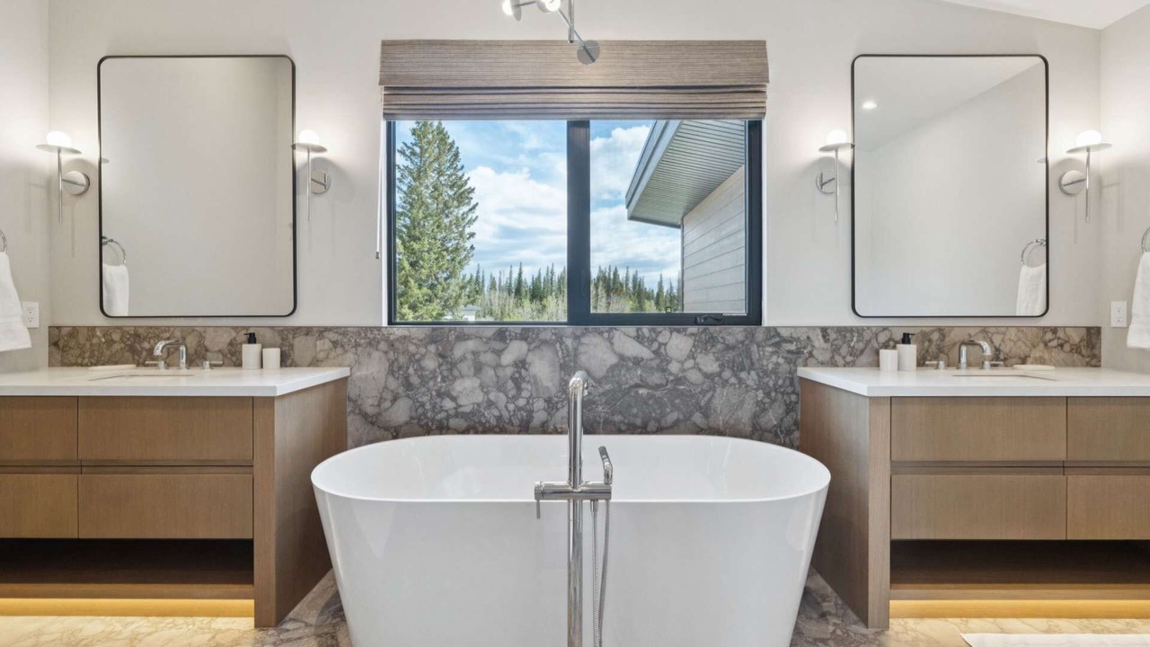 Photo of Bathroom in Kananaskis
