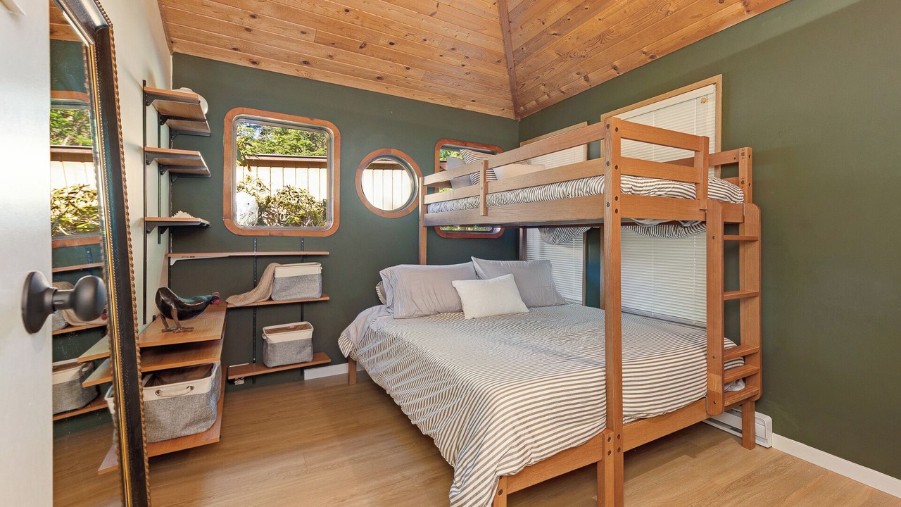 Photo of Bedroom in East Sooke