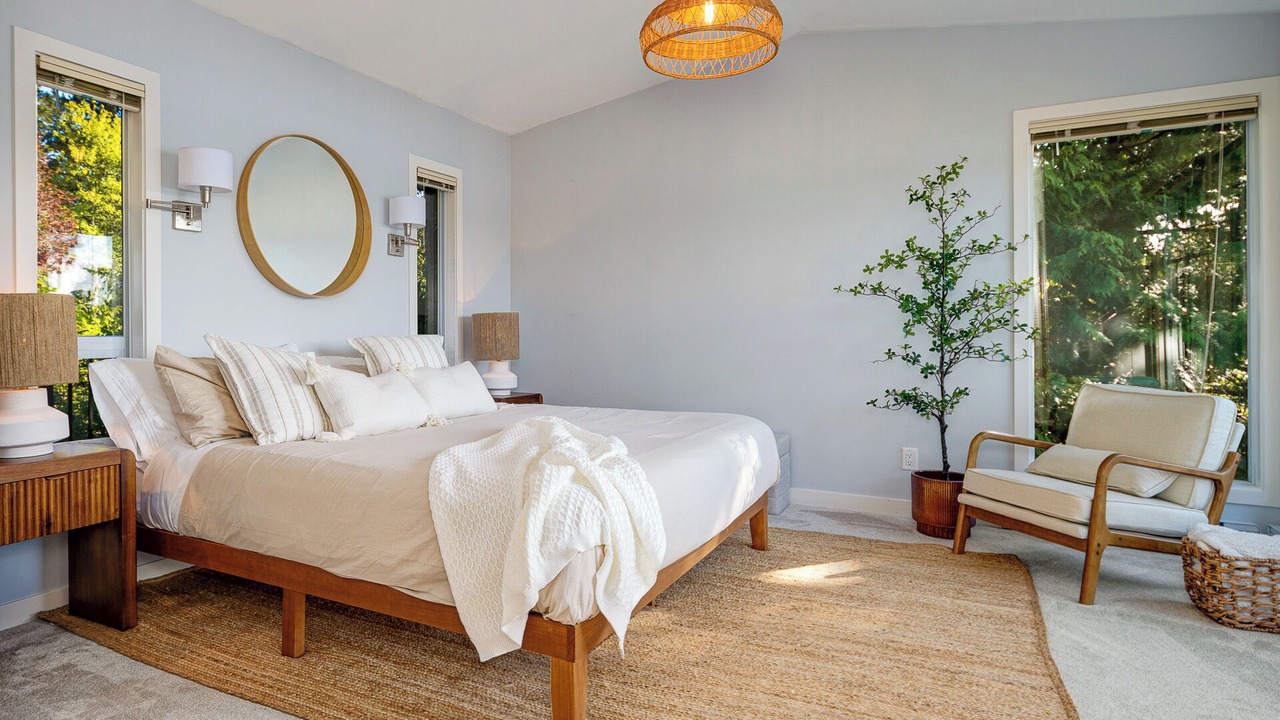 Photo of Bedroom in East Sooke