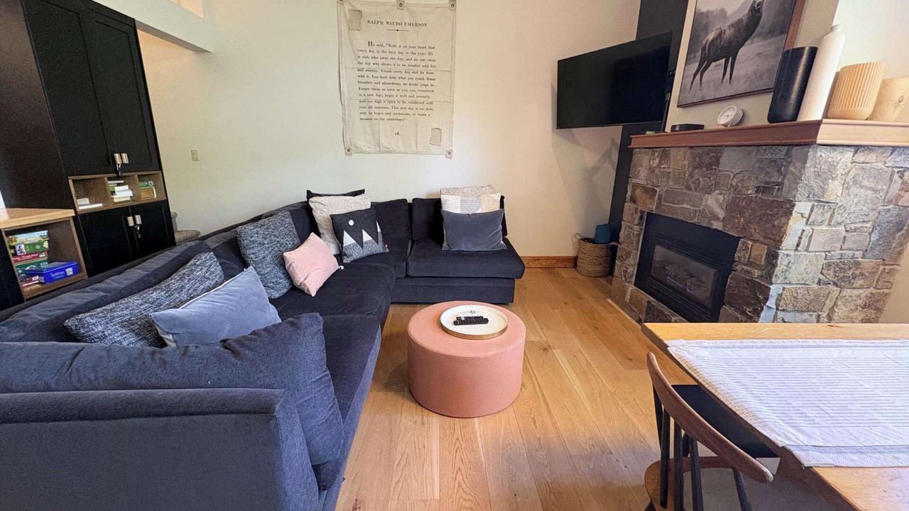 Photo of Livingroom in East Kootenay