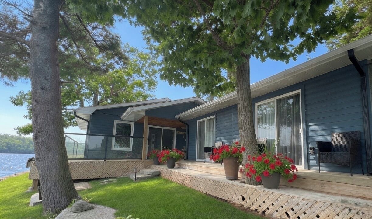 Photo of Patio Balcony in Trent Lakes