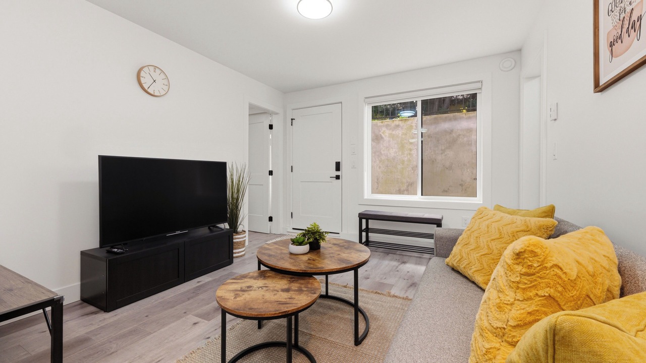 Photo of Livingroom in Guildford