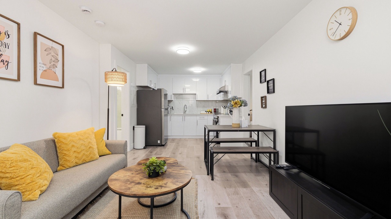 Photo of Livingroom in Guildford