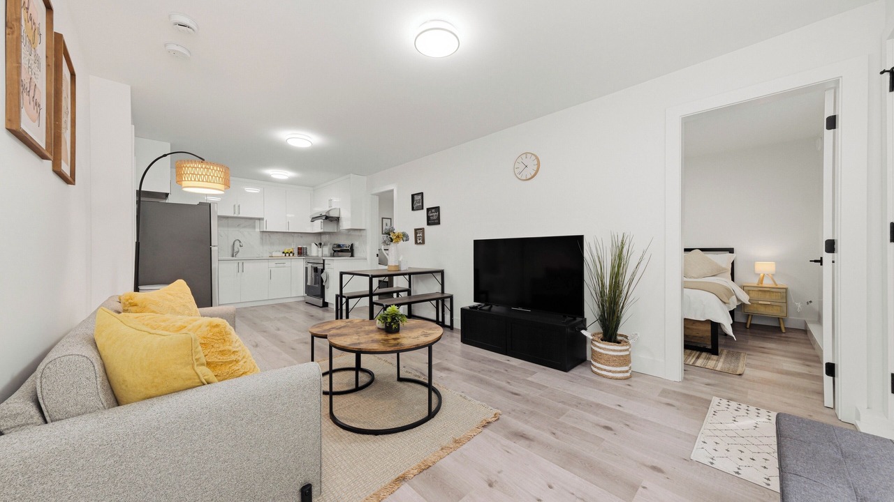 Photo of Livingroom in Guildford