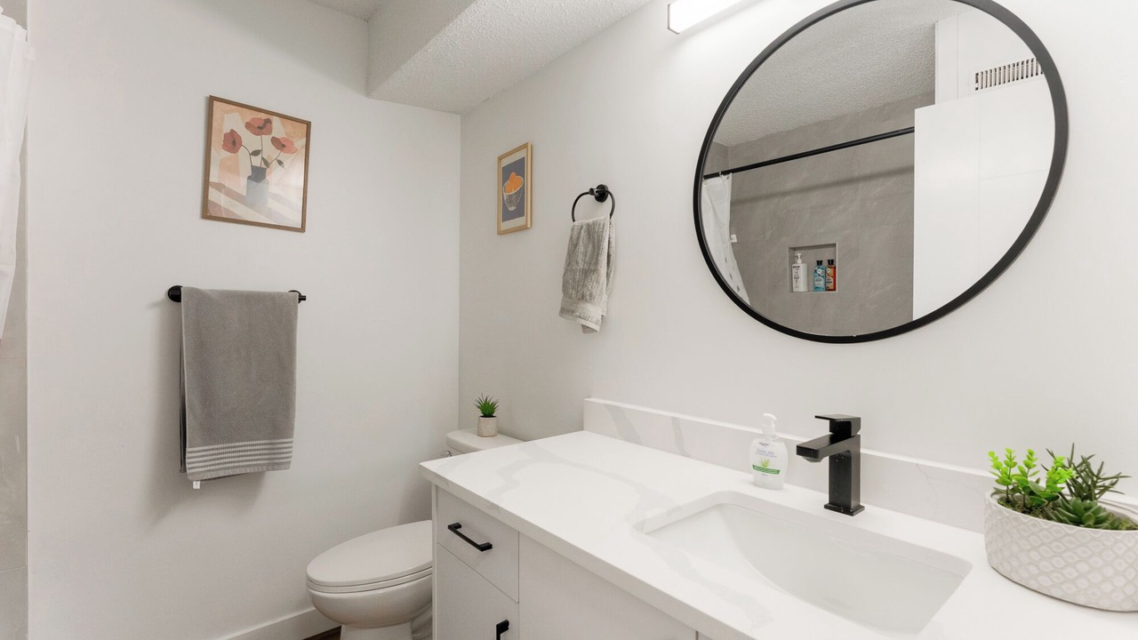 Photo of Bathroom in Crescent Heights
