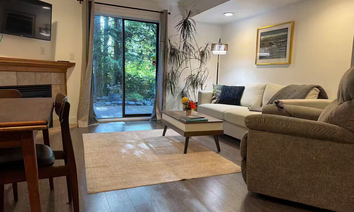 Photo of Livingroom in Lynn Valley
