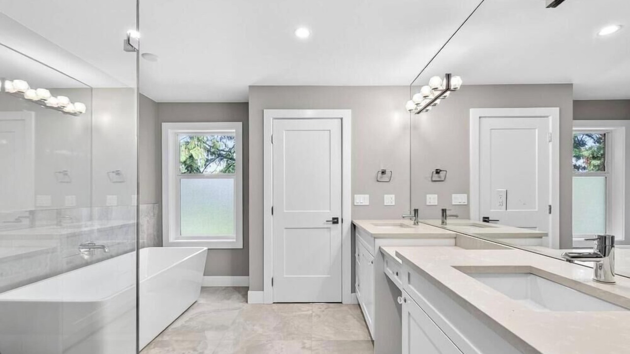 Photo of Bathroom in Crescent Beach