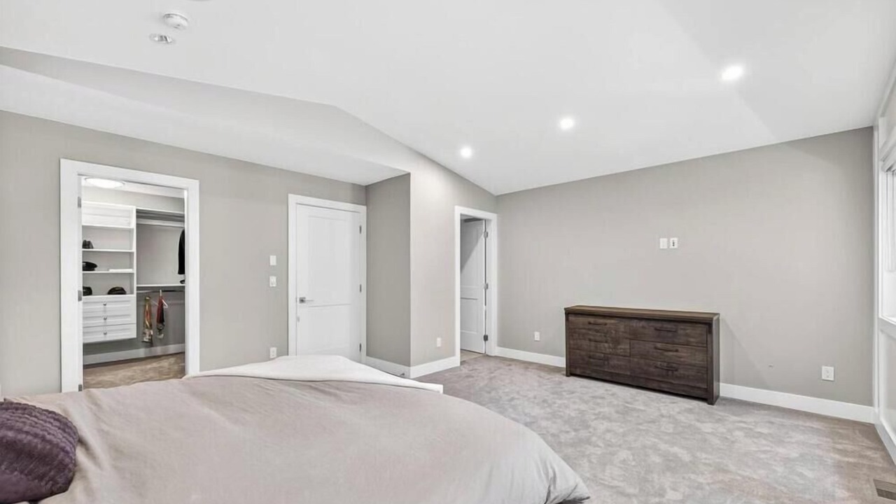 Photo of Bedroom in Crescent Beach