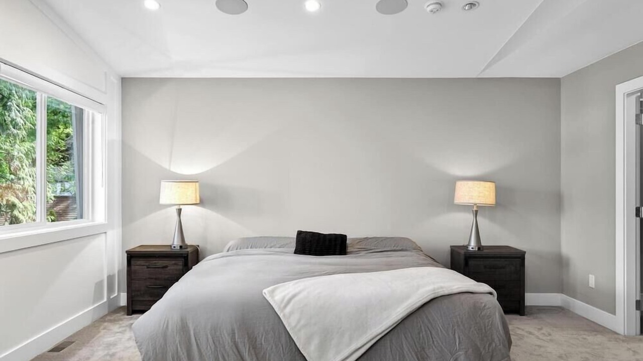 Photo of Bedroom in Crescent Beach