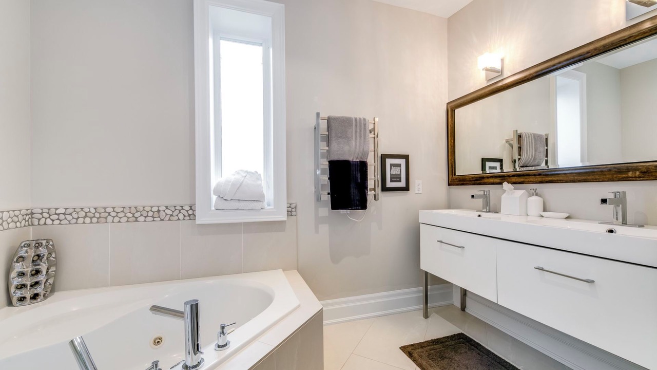Photo of Bathroom in West Oakville