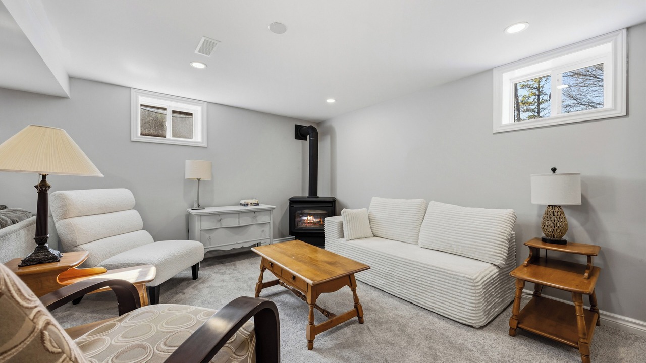 Photo of Livingroom in Sarnia