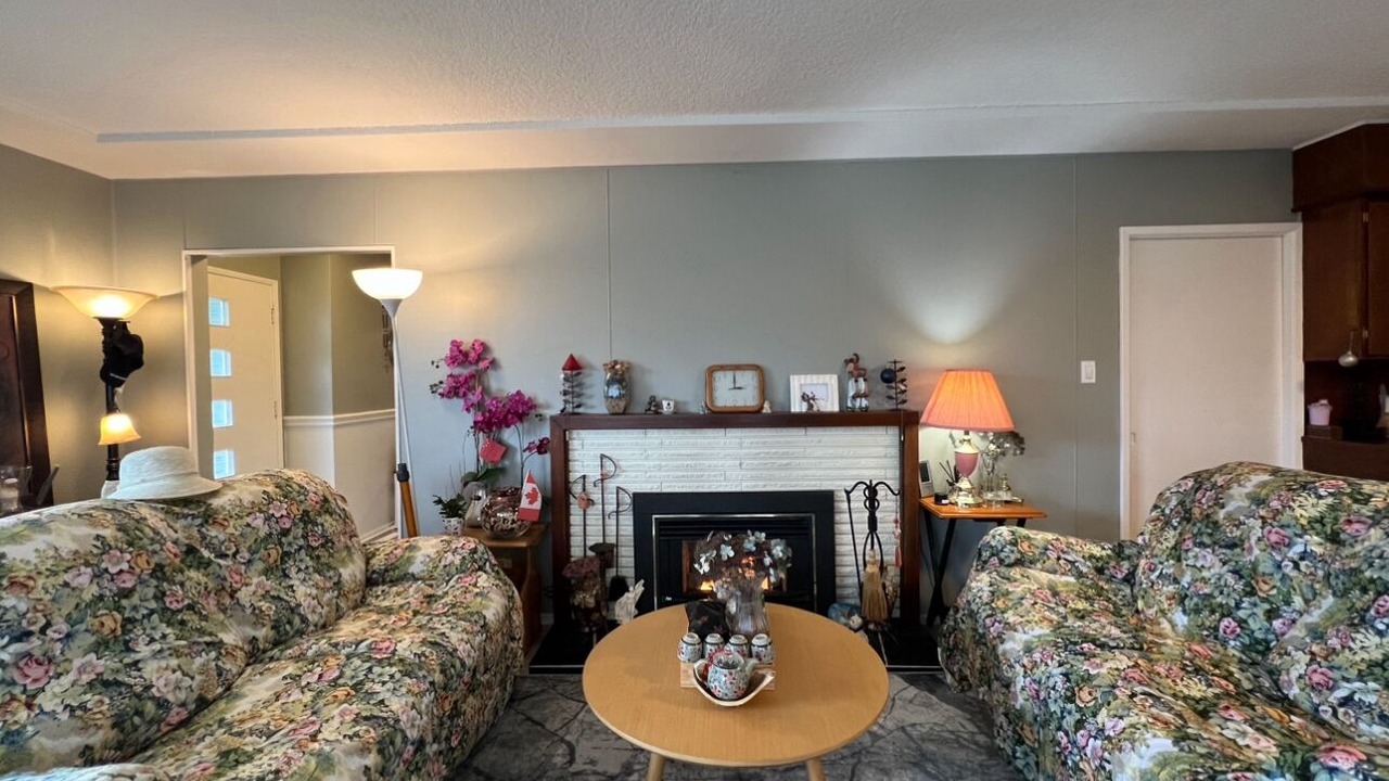 Photo of Livingroom in Surrey