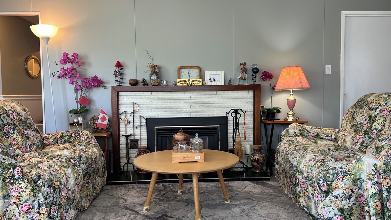 Photo of Livingroom in Surrey