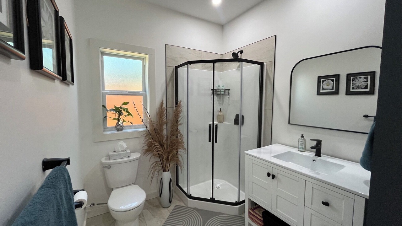 Photo of Bathroom in Okanagan-Similkameen