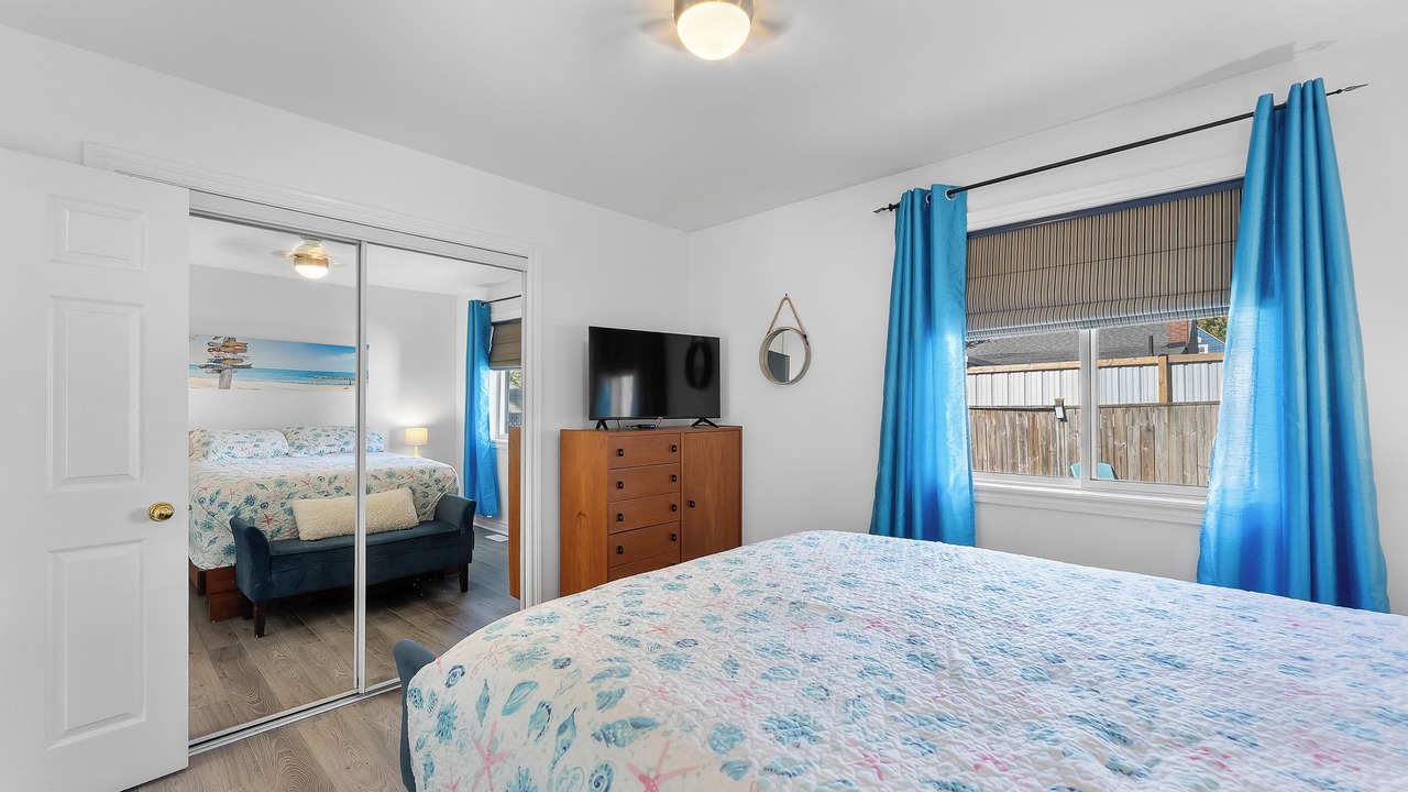 Photo of Bedroom in Crystal Beach