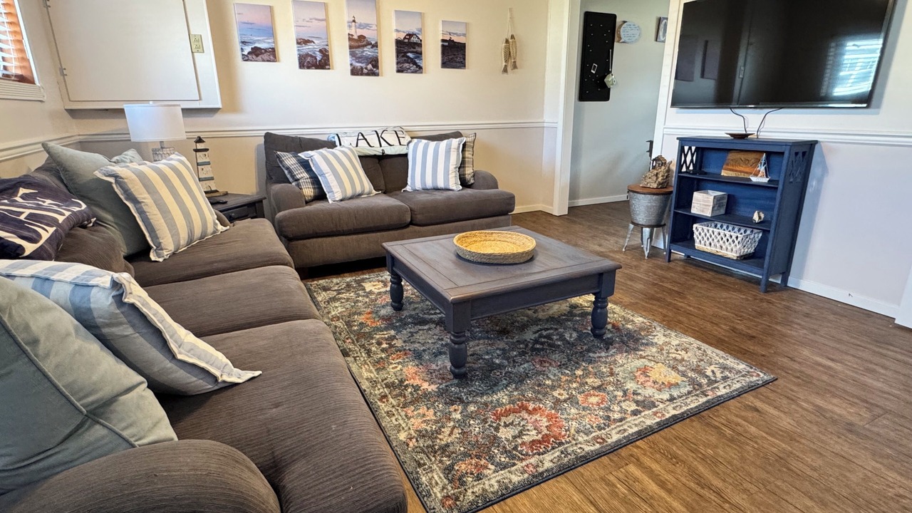 Photo of Livingroom in Sylvan Lake