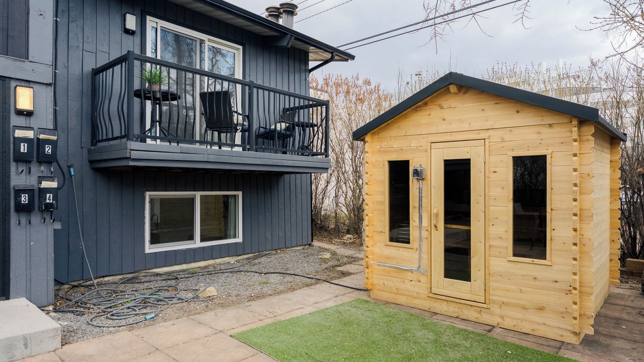 Photo of Outdoor in Crescent Heights